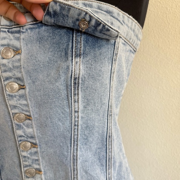 Meshki Tiani Buttoned Denim Mini Dress in Light Blue Size Medium - Picture 4 of 8